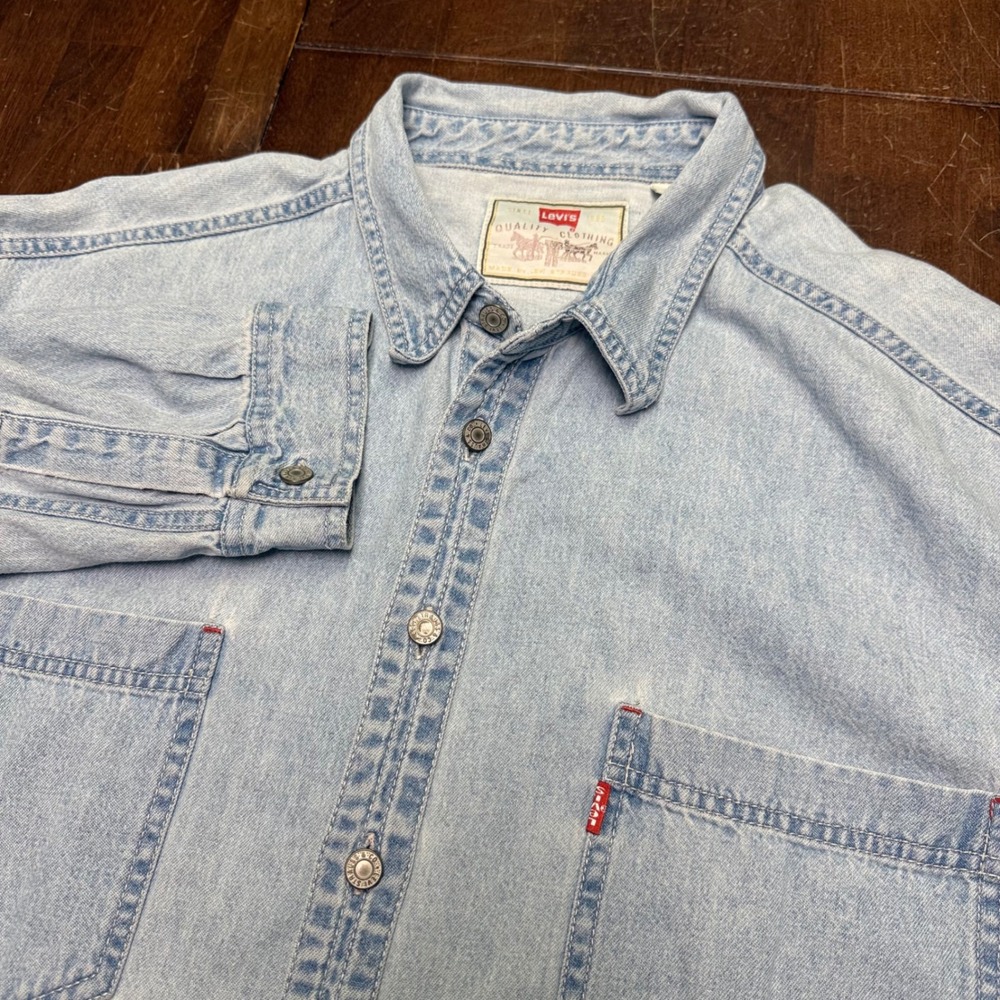 Vtg Levis Denim Button Shirt Mens XXL Light Wash Long Sleeve Pocket Distressed